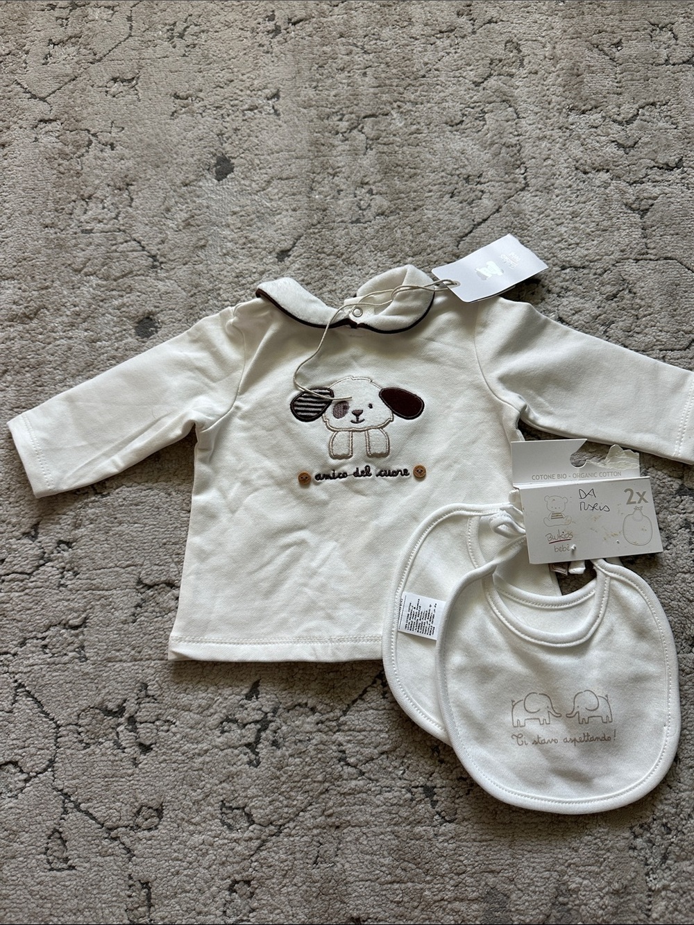 Neutral Cream Baby Top & Bib Set with Puppy Applique - Unbranded